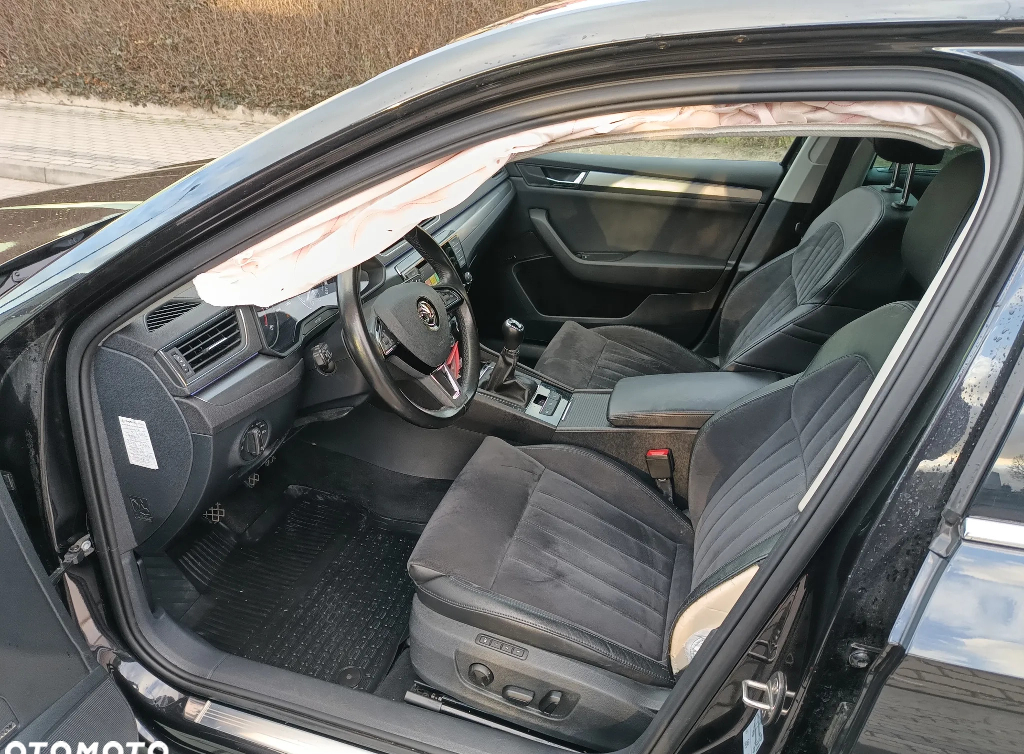 Skoda Superb cena 55900 przebieg: 136000, rok produkcji 2016 z Nysa małe 497